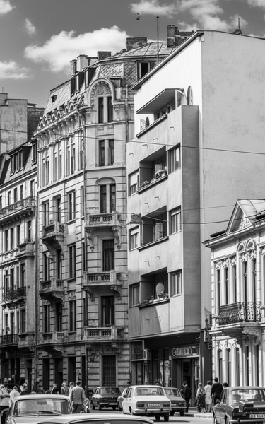 File:Calea Victoriei 122-124 bw.png