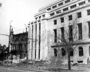 1944 2- Piata Victoriei. Palatul Sturdza Victoriei.jpg