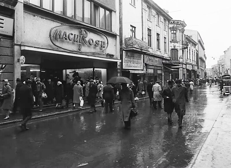 File:Str. Lipscani, 1967.jpg