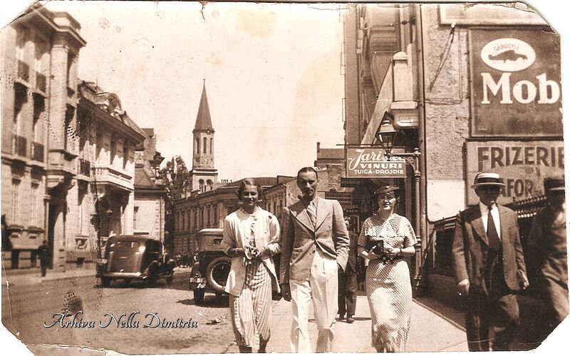 File:Biserica luterana si scoala luterana 193x.jpg