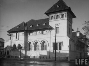 Palacial home of Malaxa on Alea Modrogan.jpg