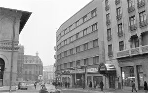 Strada Academiei Hotelului Muntenia, cofetăria Albina 1970.jpg