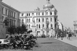 Piata Universitatii 39a 195x.jpg