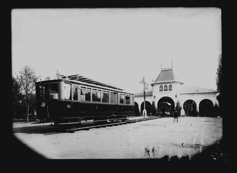 File:Vagon de tramvai la ieșirea din Pavilionul Astra-Arad.jpg