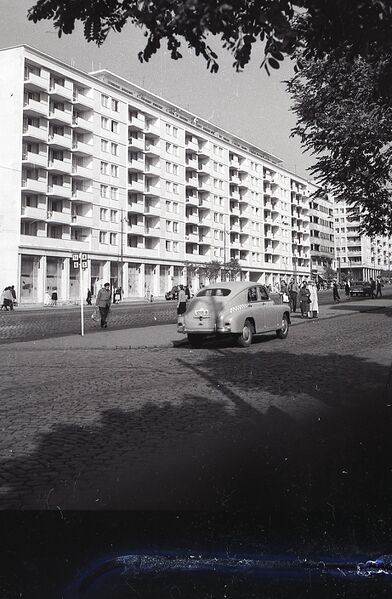 File:Bloc de locuințe în Piața de Flori (Bulevardul 1848) 1961 08.jpg