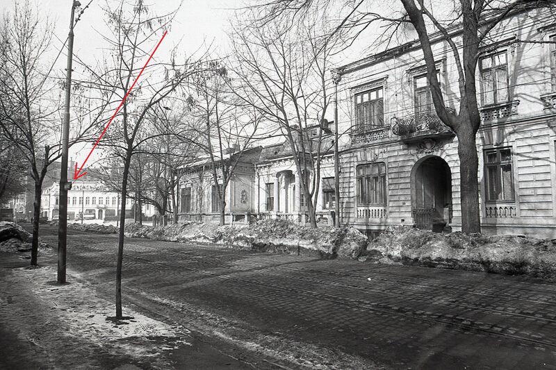 File:Calea Griviței. În plan îndepărtat Baia Centrală Grivița 1983 - Copy.jpg