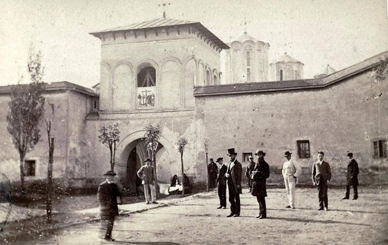 File:1909 Clopotniţa lui Brâncoveanu de la Mitropolie 1909.jpg