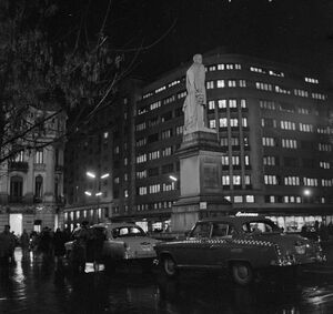 Piata Universitatii 94 195x.jpg