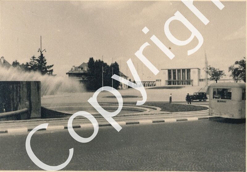 File:Fantana Miorita si Gara Baneasa1941.png.jpg