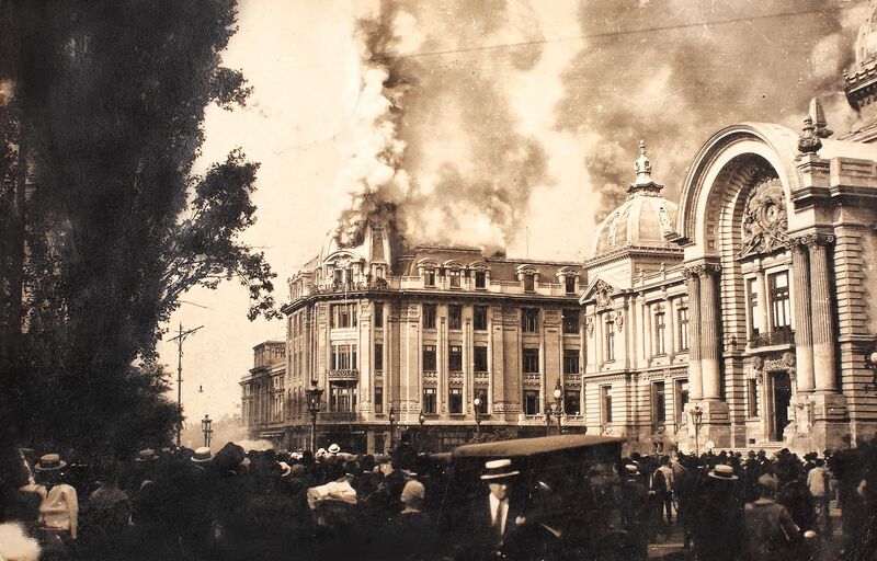 File:1927 20 mai 1927 de pe Calea Victoriei (Clădirea Prager),1.jpg