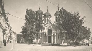 Biserica Sfintii Voievozi de pe Calea Grivitei.jpg