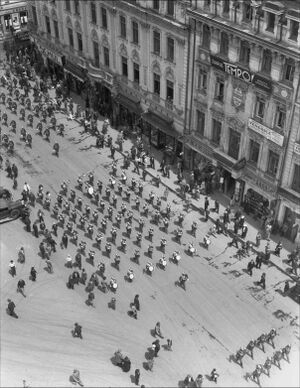 1935-5 Calea Victoriei, Willy Pragher 10.jpg