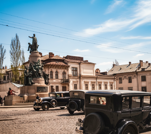 Bd. Tache Ionescu 32 Monumentul Tache Ionescu c.png