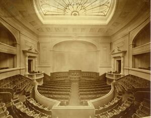 1914 Amfiteatrul Fundației.jpg