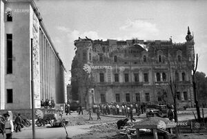 1944 1- Piata Victoriei, aprilie 1944.jpg