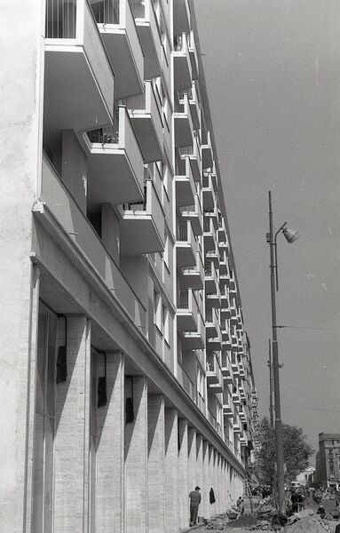 File:Bloc de locuințe în Piața de Flori (Bulevardul 1848) 1961 02.jpg
