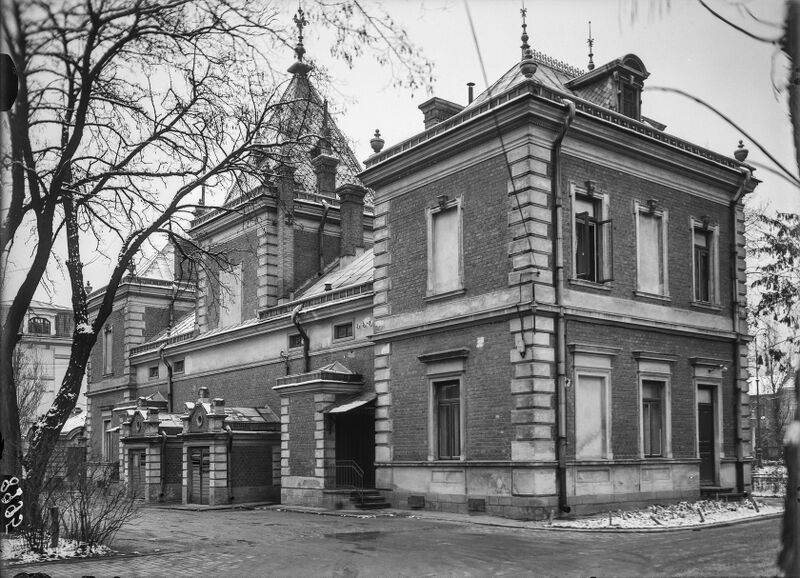 File:1935 Palatul Sturdza 09 Anexa langa casa apei 1935.jpg