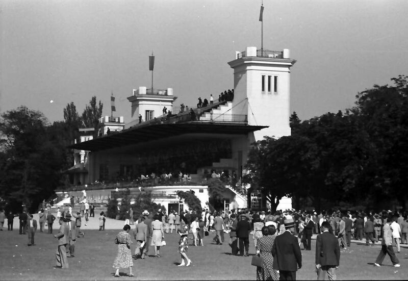 File:July 18, 1953 Iulie 18 Hipodromul Baneasa 002.jpg