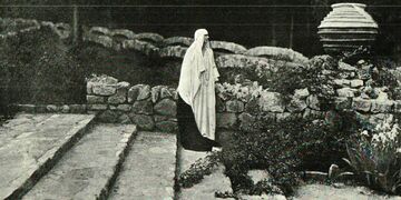 Regina Maria in Parcul Palatului Cotroceni 1925 - Revista Ilustrata.