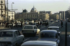 1975.Pe fundal, Spitalul Coltea..jpg