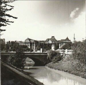 Pod Mihai Voda si Primaria Generala.jpg