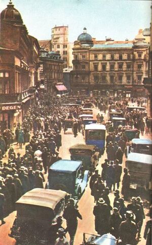 1933 Anii '30 si furnicarul numit Calea Victoriei.jpg