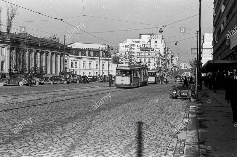 File:Fig037-1942 Bd Tache Ionescu (Bd Magheru) - 1942.jpg