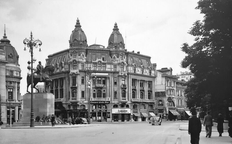 File:Calea Victoriei, Piata Palatului 1939.jpg