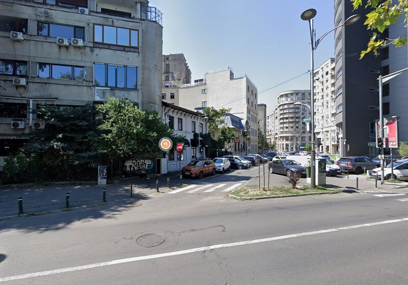 File:Strada Grigore Alexandrescu 8, cu Lascar Catargiu.2023.jpg