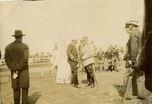 Regele Ferdinand si Regina Maria la Hipodrom.jpg