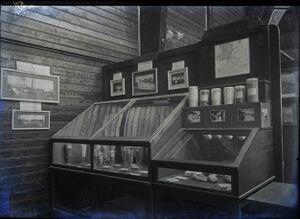 Standurile Primei Fabrici pentru Cojitul Orezului (stânga.jpg