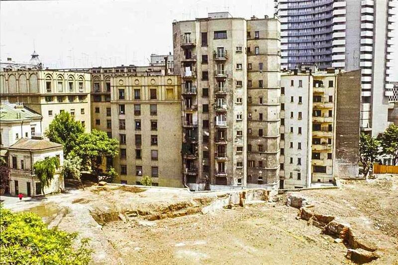 File:1977 Baia Centrală din București, de pe Strada Enei nr. 11.jpg