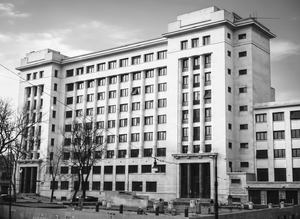 Palatului de Birouri pentru Societatea Romana a Postelor 2bw.png