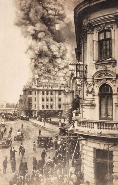 File:1927 20 mai 1927 de pe Calea Victoriei (Clădirea Prager),3.jpg