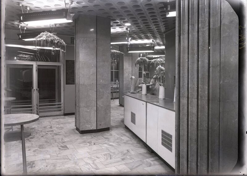 File:1962 B-dul 1848 și magazin lactate Miorița1962 02.jpg